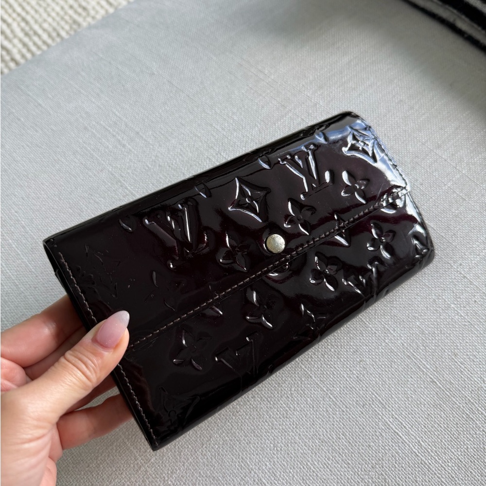Louis Vuitton - Monogram Vernis Sarah Wallet